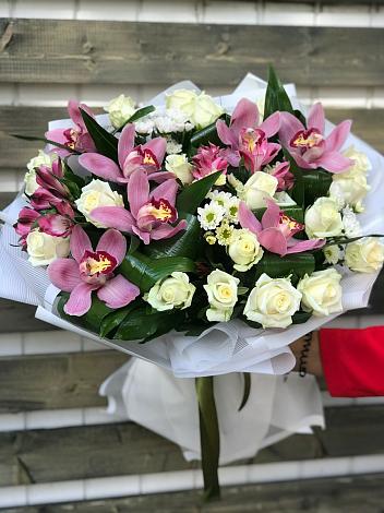 Букет цветов из: Розы и Хризантемы в Мелеузе