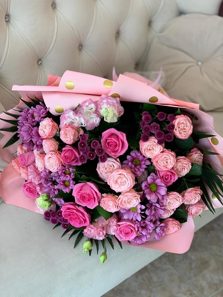 Букет цветов из: Хризантемы, Розы и Лизиантусы в Мелеузе