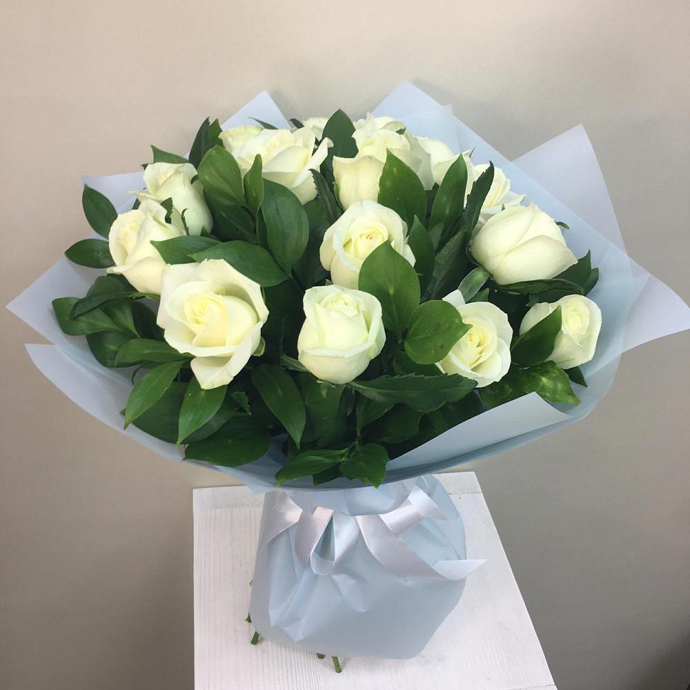Букет 15 Белых роз Проуд в Мелеузе