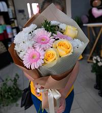 Букет цветов из:  Герберы, Розы и Хризантемы в Мелеузе