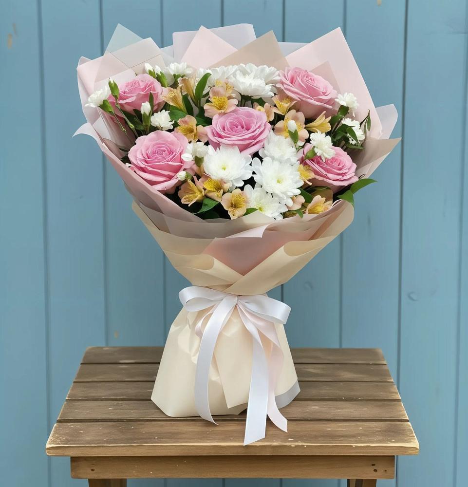 Букет цветов из: Гвоздики, Орхидеи и Розы в Мелеузе