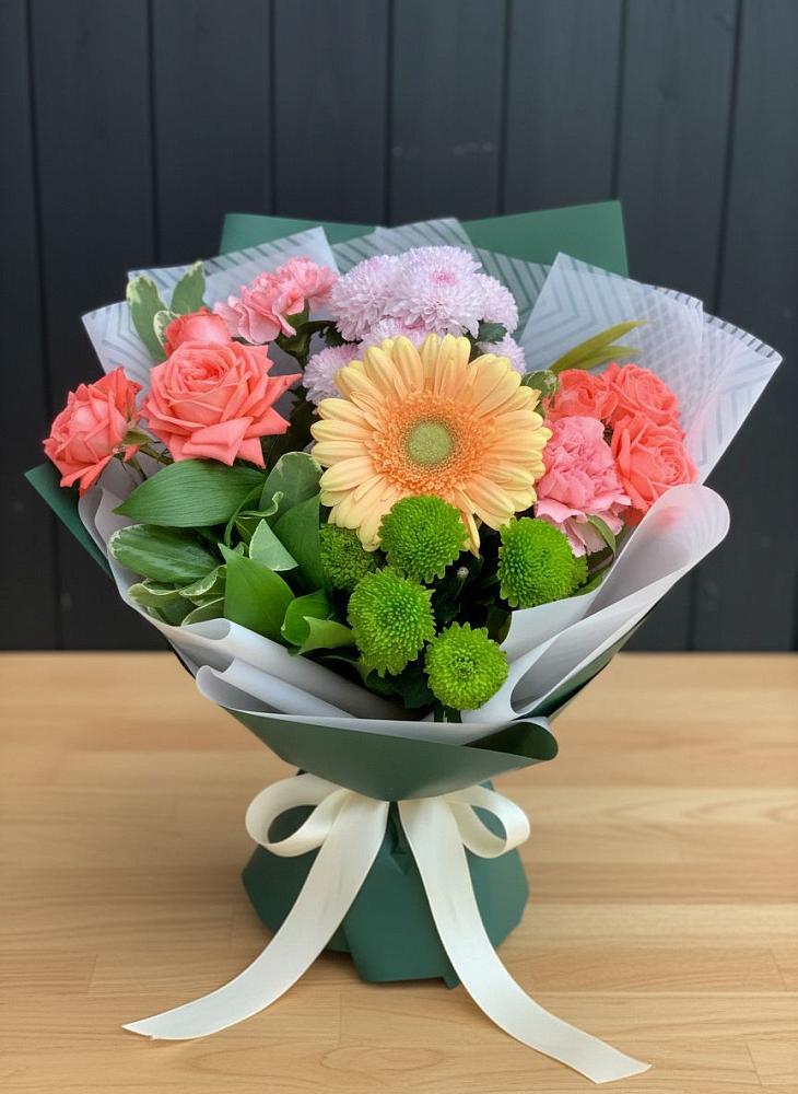 Букет цветов из: Гвоздики, Розы, Герберы и Хризантемы в Мелеузе
